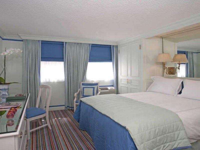 The Chesterfield Hotel Palm Beach Exterior photo