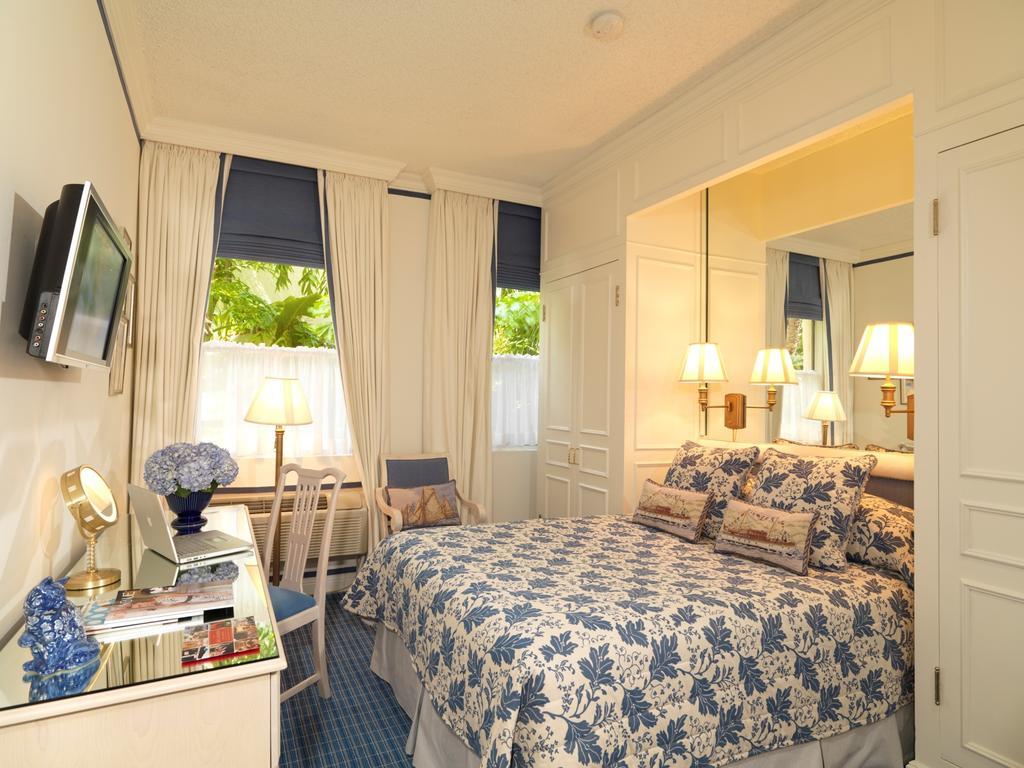 The Chesterfield Hotel Palm Beach Exterior photo