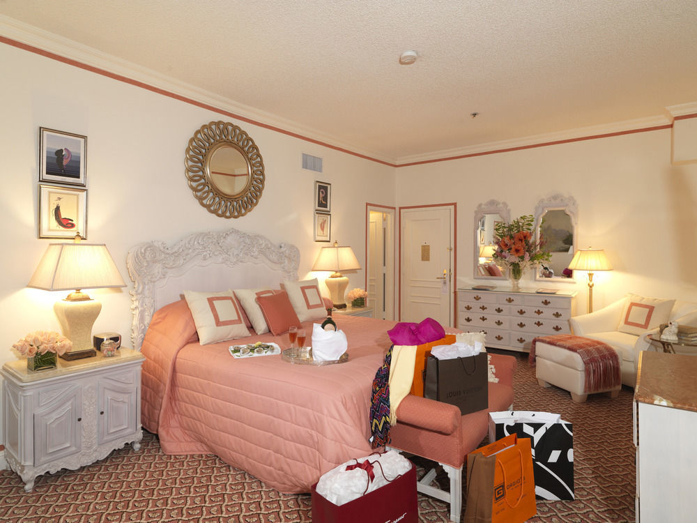 The Chesterfield Hotel Palm Beach Exterior photo