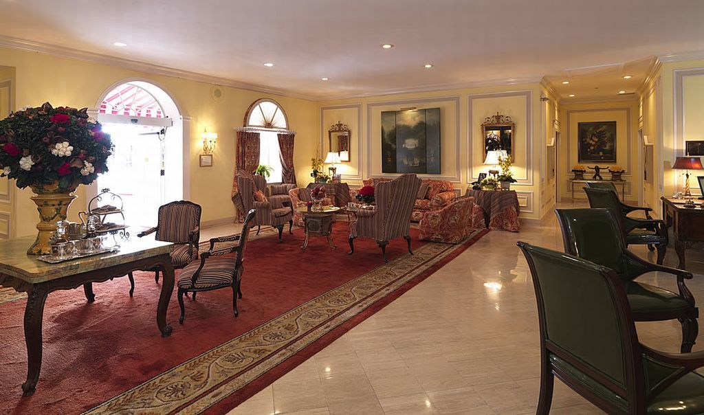 The Chesterfield Hotel Palm Beach Exterior photo